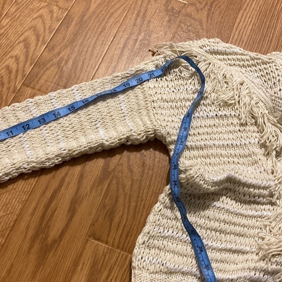 H&M Woman's Long Sleeve White and cream  mixed Knit Sweater (Size Small) - Picture 6 of 8